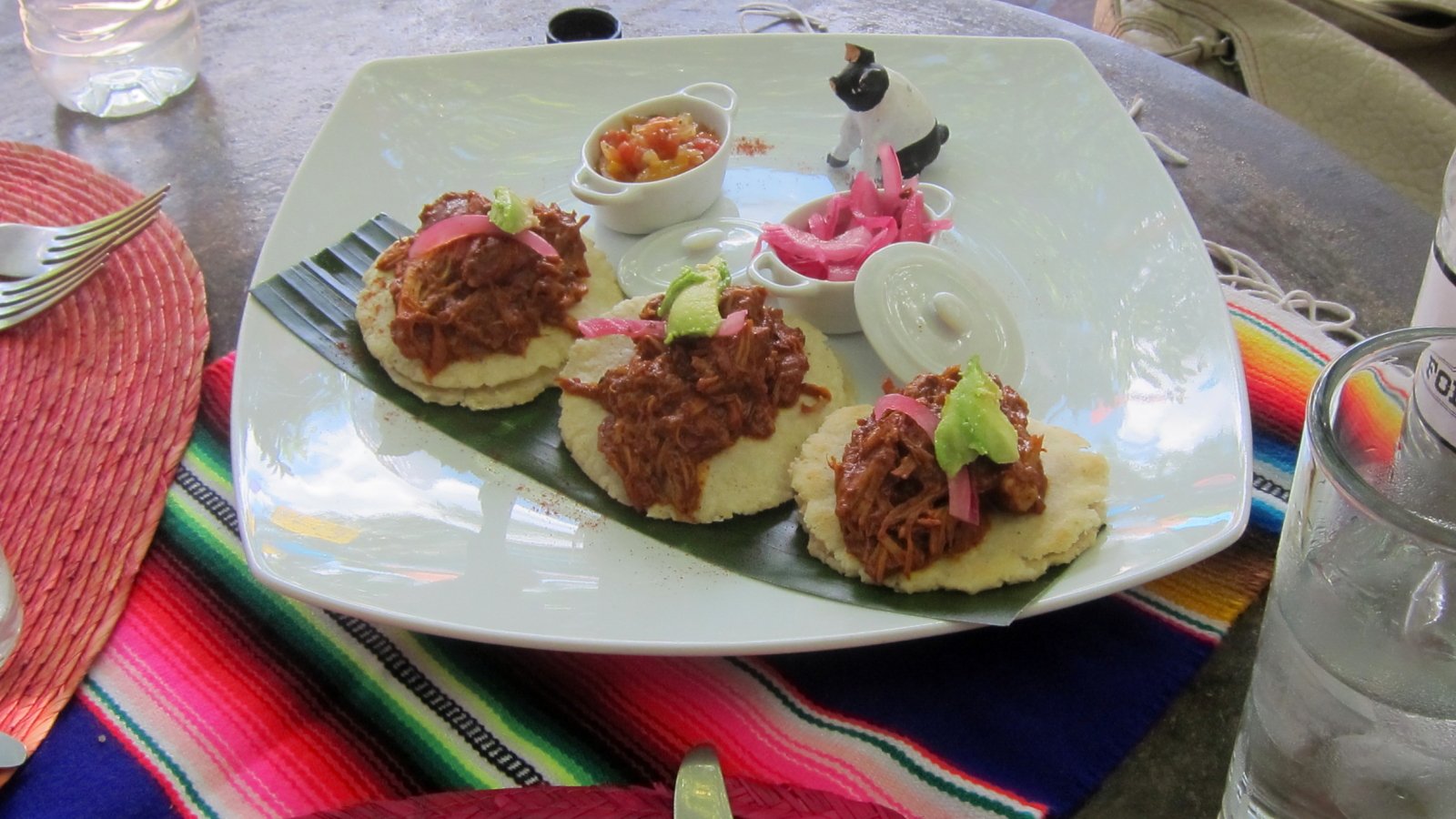 Panuchos servidos en TlaquePasta, el restaurante del hotel Quinta Don José en Tlaquepaque