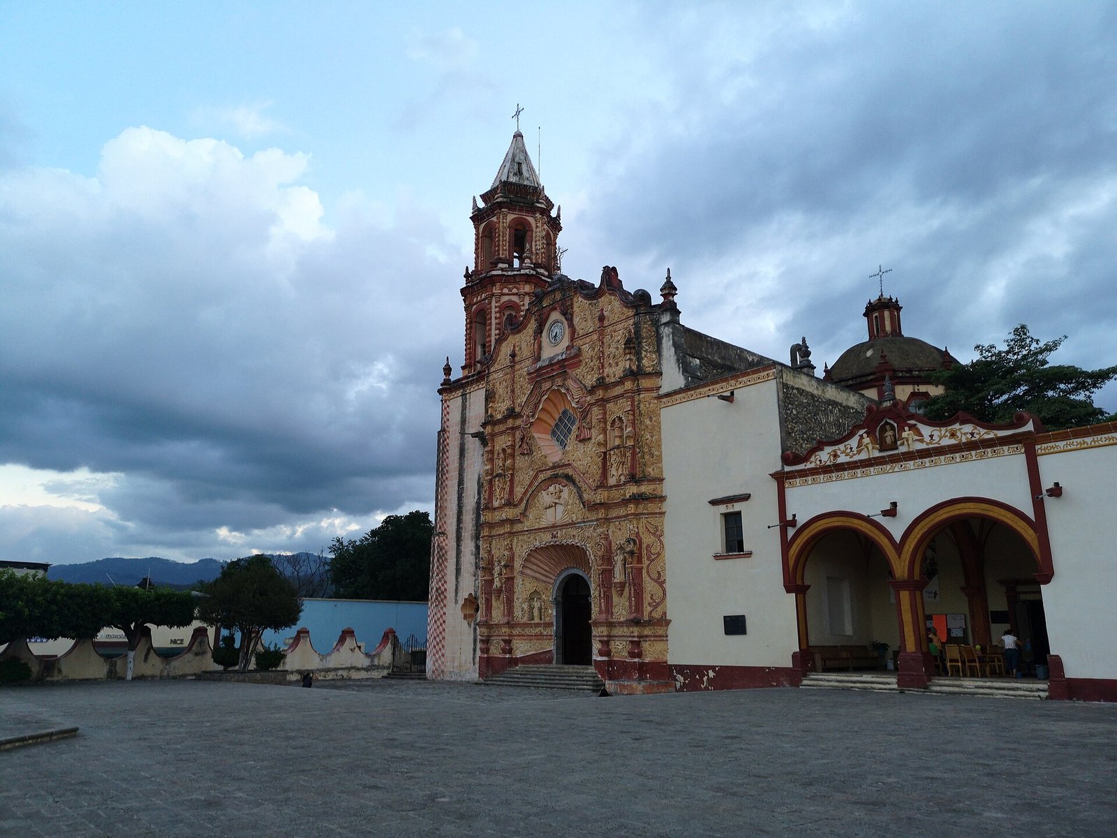 Fachada de la misión de Santiago de Jalpan, en Jalpan de Serra, Querétaro